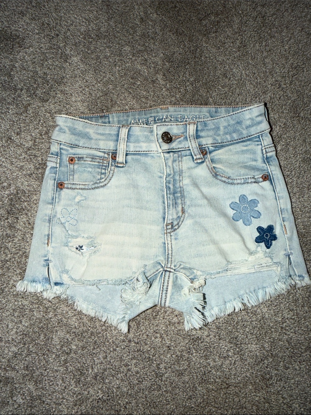 NWOT American Eagle Outfitters Denim Floral Patch Low-Rise 000 Shorts